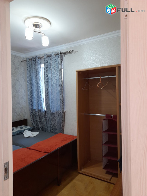 LA04602  Վարձով 3 սենյականոց բնակարան Արամ Խաչատրյան 