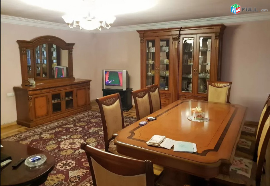 LA04629 Վարձով 4 սենյականոց բնակարան ն Բյուզանդի փողոց,  Վերնիսաժի մոտակայքում