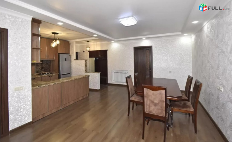 LA04682 Վարձով 3 սենյականոց բնակարան Գրիբոյեդովի փողոցում 