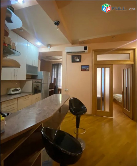 LA04687  Վարձով 2 սենյականոց բնակարան Մաշտոցի պողոտայում  