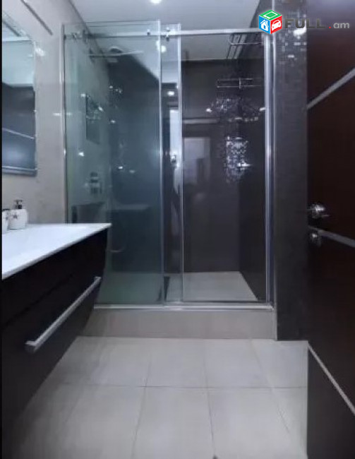 LA04691  Վարձով 3 սենյականոց բնակարան Աբովյան փողոցում 