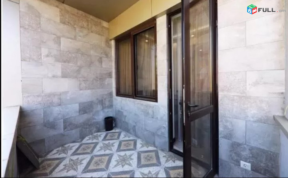 LA04691  Վարձով 3 սենյականոց բնակարան Աբովյան փողոցում 