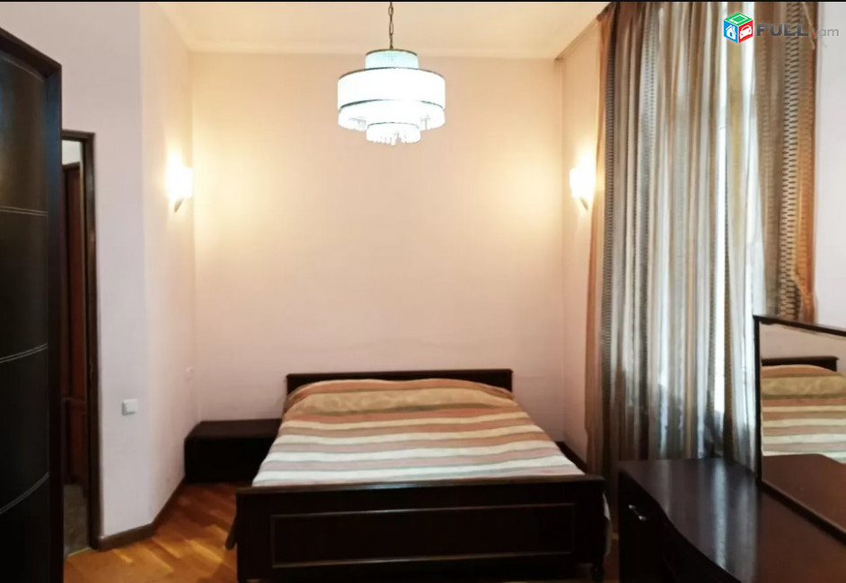 LA04689  Վարձով 3  սենյականոց բնակարան Վարդանանց փողոցում