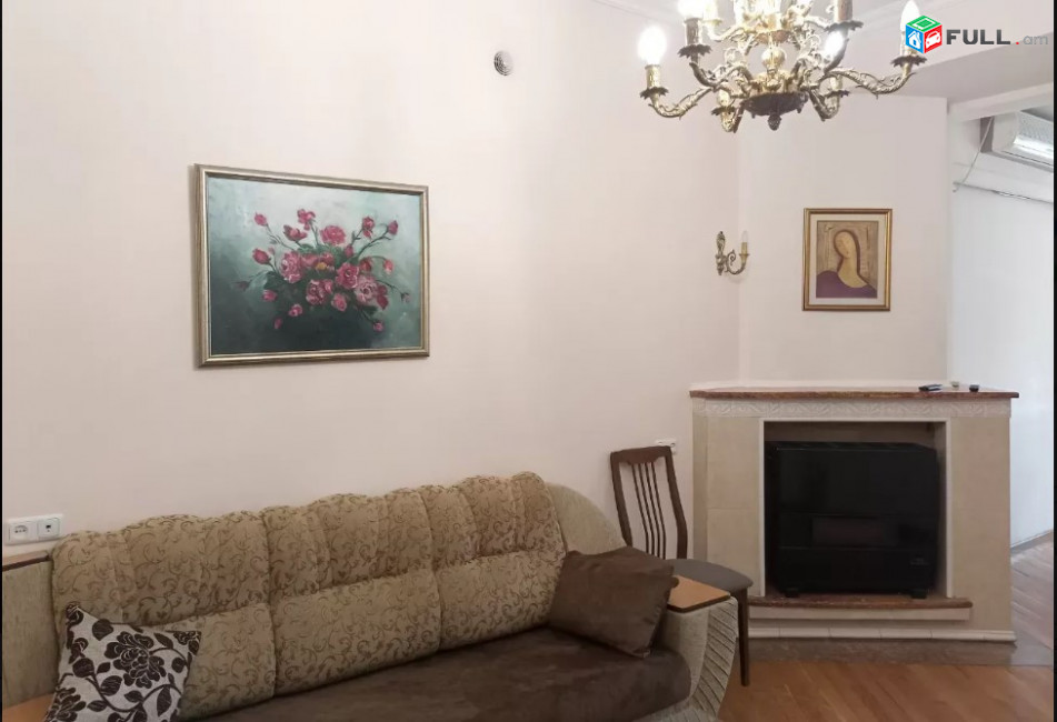 LA04689  Վարձով 3  սենյականոց բնակարան Վարդանանց փողոցում