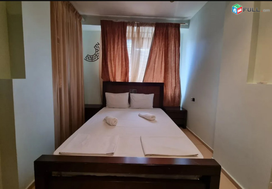 LA04702  Օրավարձով 3 սենյականոց բնակարան Ամիրյան փողոց , նորակառույց 
