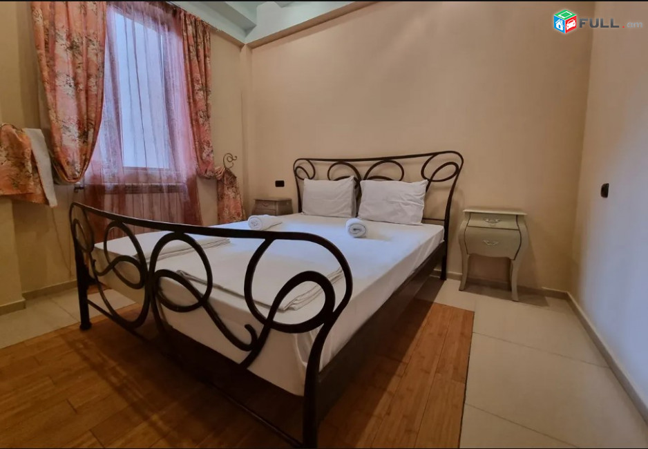 LA04702  Օրավարձով 3 սենյականոց բնակարան Ամիրյան փողոց , նորակառույց 