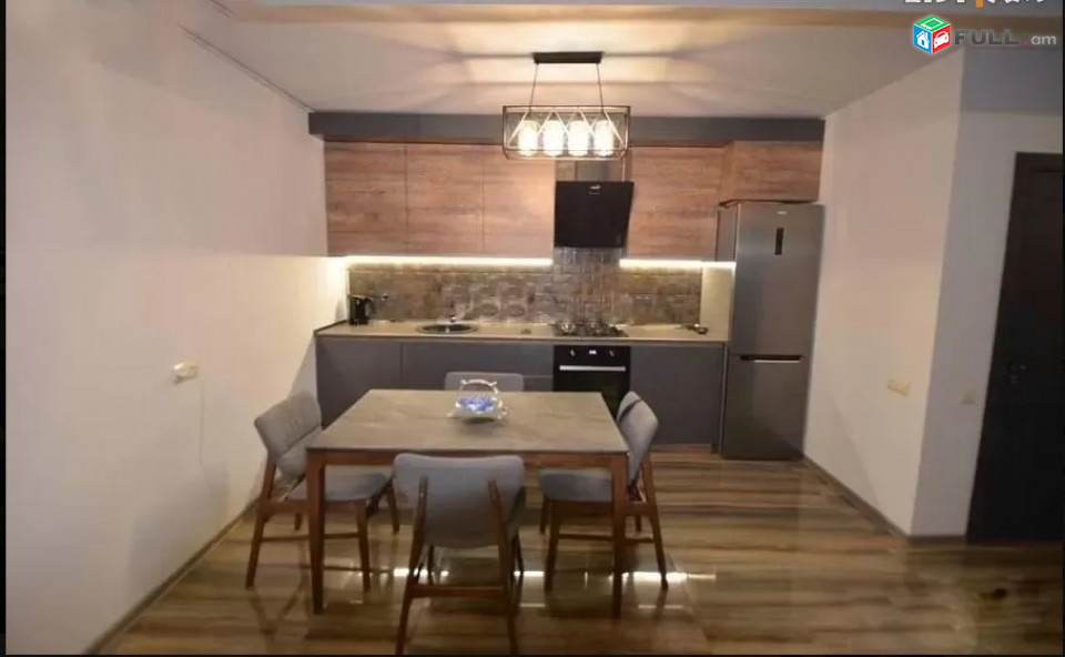 LA04703  Վարձով 3 սենյականոց բնակարան Վարդանանց , Սախարովի հրապարակի մոտ  փողոցում 