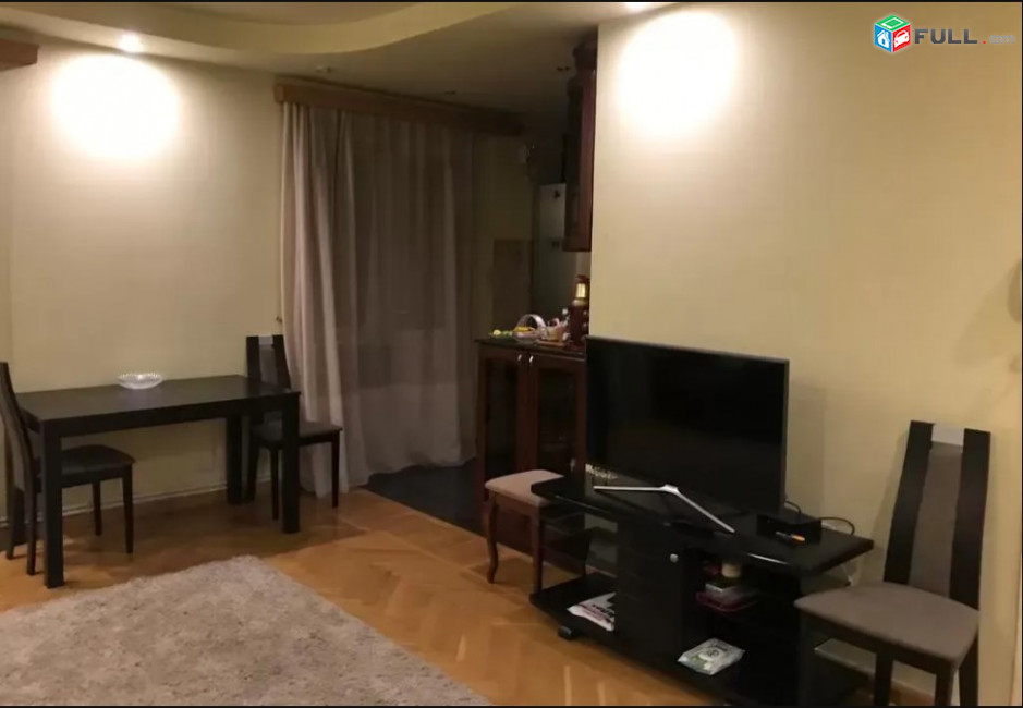 LA04713 Վարձով 2 սենյականոց բնակարան Արամ Խաչատրյան փողոցում