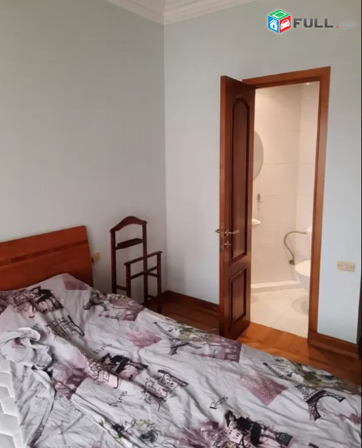 LA04765  Վարձով է տրվում 4 սենյականոց բնակարան Զաքյան փողոցում