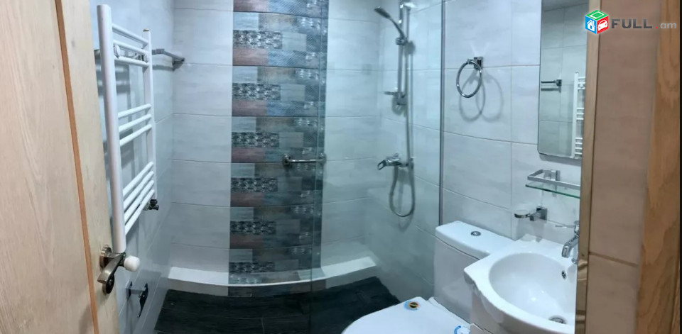 LA04771  Վարձով 3 սենյականոց բնակարան Բյուզանդի փողոց , Վերնիսաժի մոտ