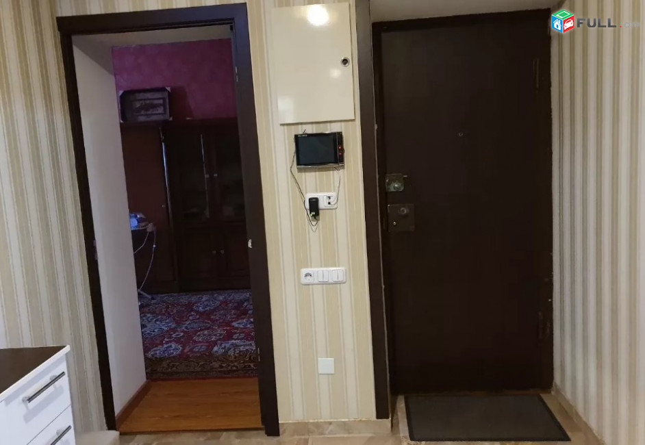 LA04781 Վարձով 4 սենյականոց բնակարան  Լենինգրադյան փողոցում