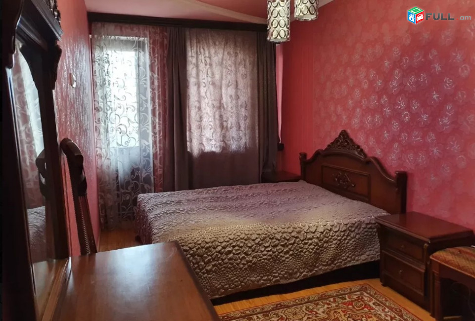 LA04781 Վարձով 4 սենյականոց բնակարան  Լենինգրադյան փողոցում