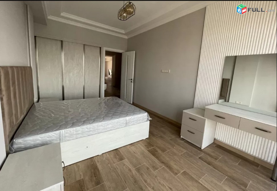LA04783  Վարձով  3 սենյականոց բնակարան Լենինգրադյան փողոց, նորակառույց շենք