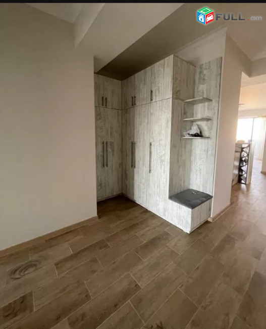 LA04783  Վարձով  3 սենյականոց բնակարան Լենինգրադյան փողոց, նորակառույց շենք
