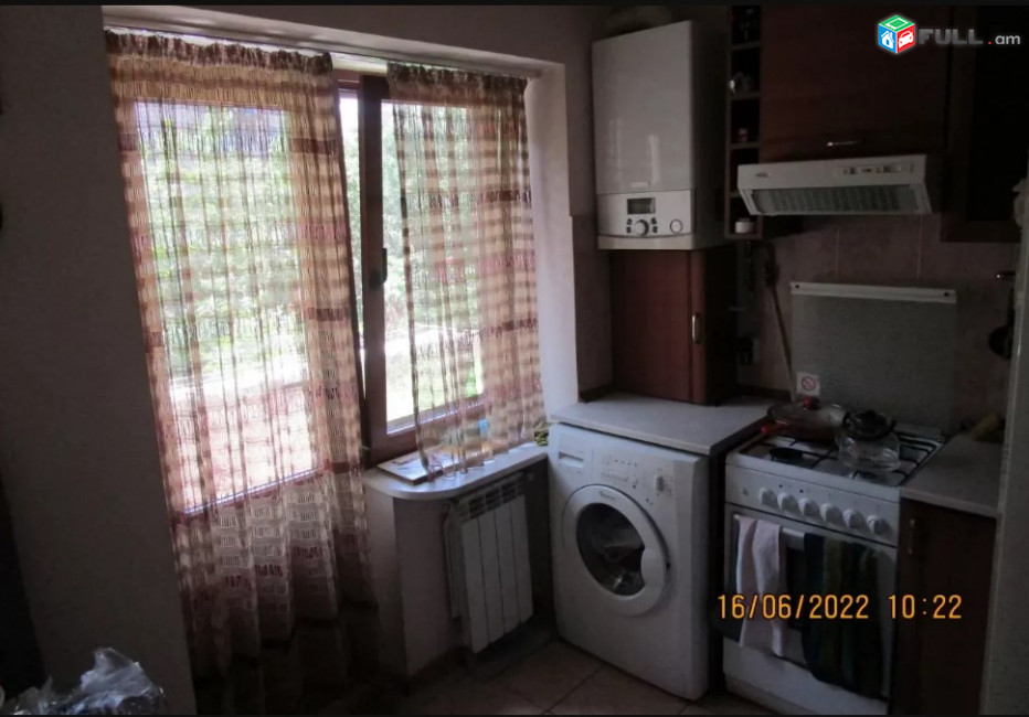 LA04800 Վարձով 1 սենյականոց բնակարան Հրաչյա Քոչար փողոցում 