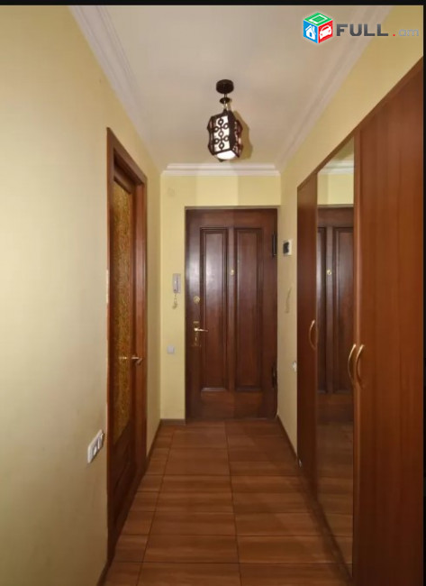 LA04820 Վարձով 3 սենյականոց բնակարան Հրաչյա Քոչար փողոցում 