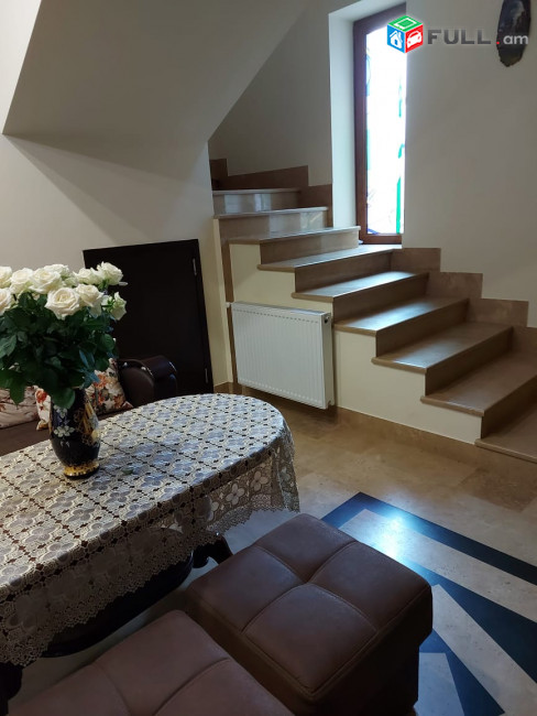 LA08680  Վարձով 4 սենյականոց 3 հարկանի առանձնատու Ֆրունզե փողոց , Կինո Հայրենիքի մոտ