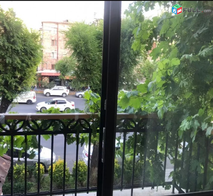 LA04833 Վարձով 3 սենյականոց բնակարան Կոմիտաս , Արևելյան խոհանոցի դիմաց