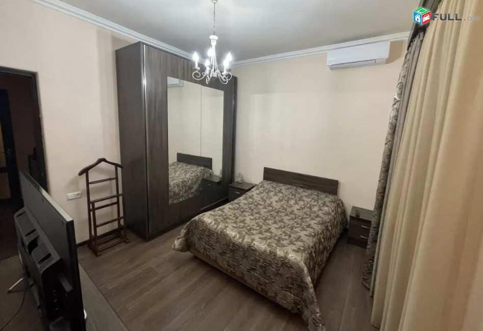 LA04098  Վարձով  6 սենյականոց 4  հարկանի քարե տուն Կոնդի փողոցում կենտրոն