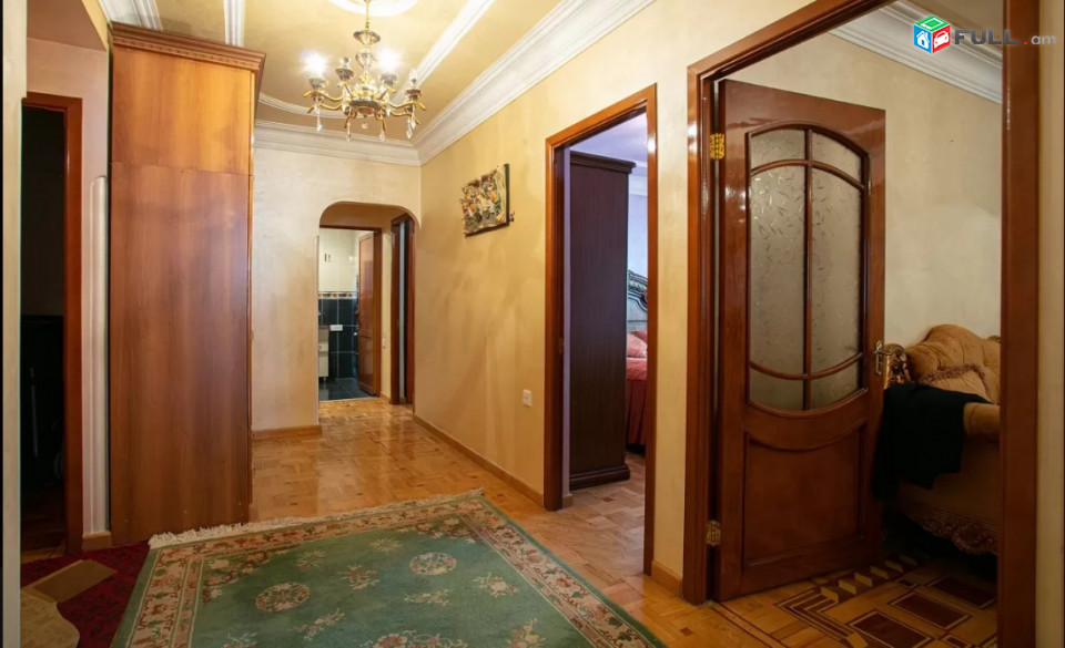 LA07929 Վարձով 3 սենյականոց բնակարան Բրյուսովի փողոցում 