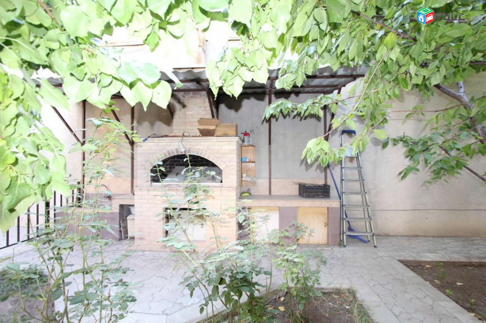 LA04926  Վարձով 4 սենյականոց առանձնատուն Ավետիսյան փողոցում