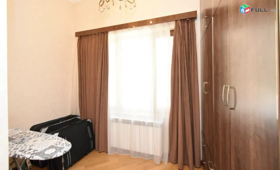 LA04955  Վարձով 3 սենյականոց բնակարան Սայաթ Նովա փողոցում