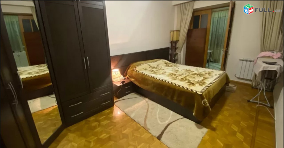 LA04960 Վարձով 3  սենյականոց բնակարան Գրիբոյեդովի փողոցում