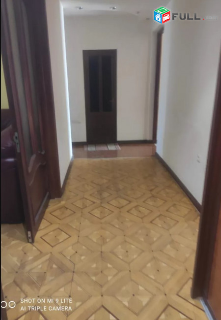 LA04967  Վարձով 3 սենյականոց բնակարան Մոսկովյան փողոցում 