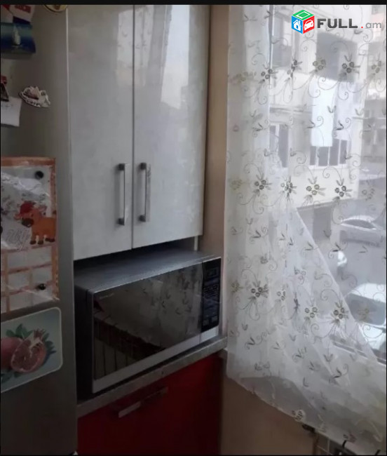LA04977 Վարձով 3 սենյականոց բնակարան Սիմոն Վրացյան փողոցում 