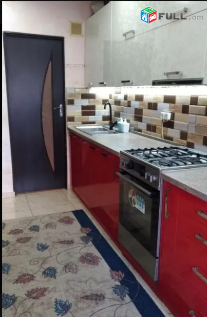 LA04977 Վարձով 3 սենյականոց բնակարան Սիմոն Վրացյան փողոցում 