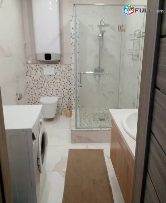LA05000  Օրավարձով  3 սենյականոց բնակարան Եկմալյան փողոց , նորակառույց 
