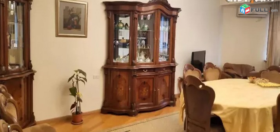 LA05087 Վարձով 4 սենյականոց բնակարան Ամիրյան փողոցում 