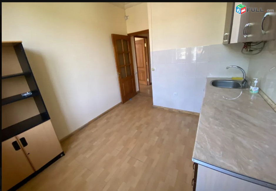 LA05042 Վարձով 100 քմ գրասենյակային տարածք Կոմիտաս , Puma խանութի մոտ