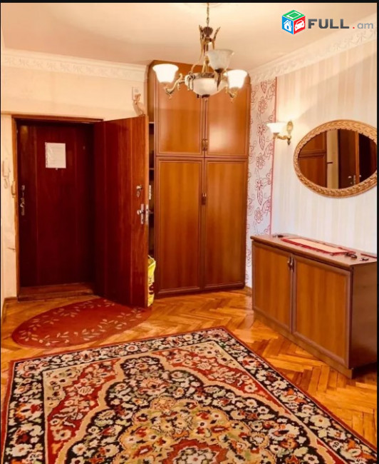 LA05104 Վարձով 3 սենյականոց բնակարան Ամիրյան փողոցում 