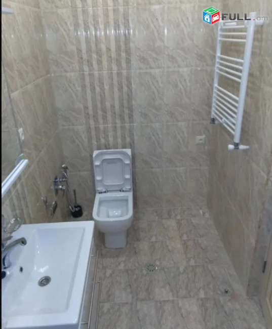 LA05105 Վարձով 3 սենյականոց բնակարան Գյուրջյան փողոց , նորակառույց շենք