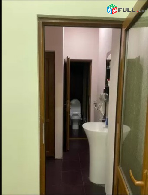 LA05106 Վարձով 3 սենյականոց բնակարան Բրյուսովի փողոցում