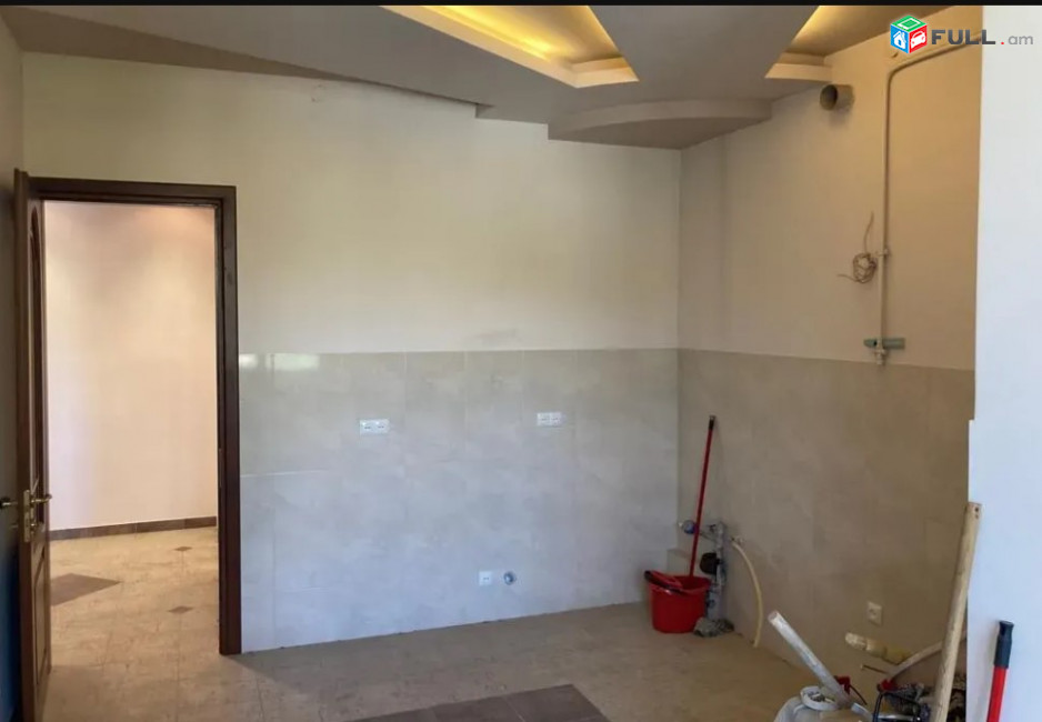 LA05071 Վարձով 130 քմ Գրասենյակային տարածք Սայաթ-Նովայի պողոտայում