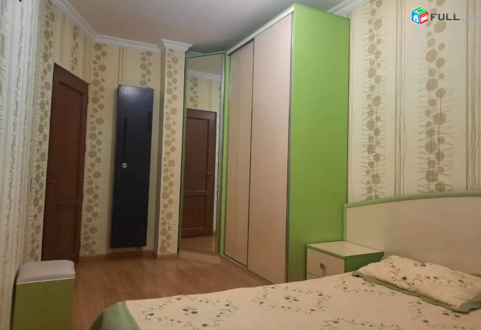 LA05121 Վարձով 4 սենյականոց բնակարան Արամ Խաչատրյան , Նոր Զովք սուպերմարպետի հարևանությամբ