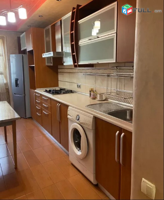 LA05135 Վարձով 3 սենյականոց բնակարան  Հակոբ Հակոբյան/Արամ Խաչատրյան խաչմերուկ,