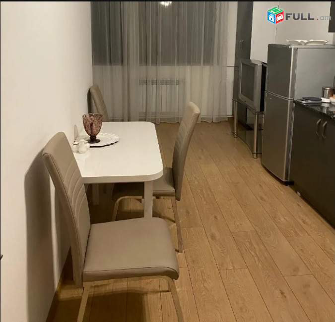 LA05136 Վարձով 2 սենյականոց բնակարան Վիկտոր Համբարձումյան փողոցում