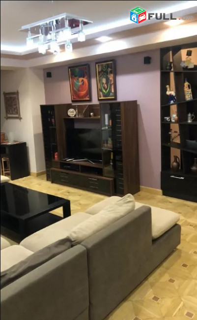 LA05139 Վարձով 3 սենյականոց բնակարան Արամ Խաչատրյան 