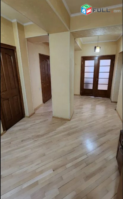 LA05153 Վարձով 3 սենյականոց բնակարան Հակոբ Հակոբյան փողոցում 