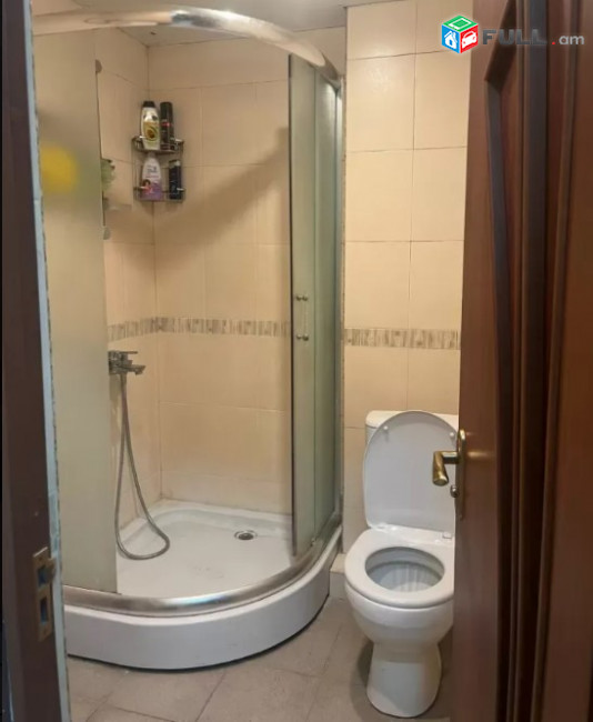 LA05182 Վարձով 4 սենյականոց բնակարան Սունդուկյան փողոցում 