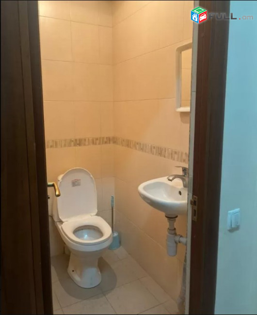 LA05182 Վարձով 4 սենյականոց բնակարան Սունդուկյան փողոցում 
