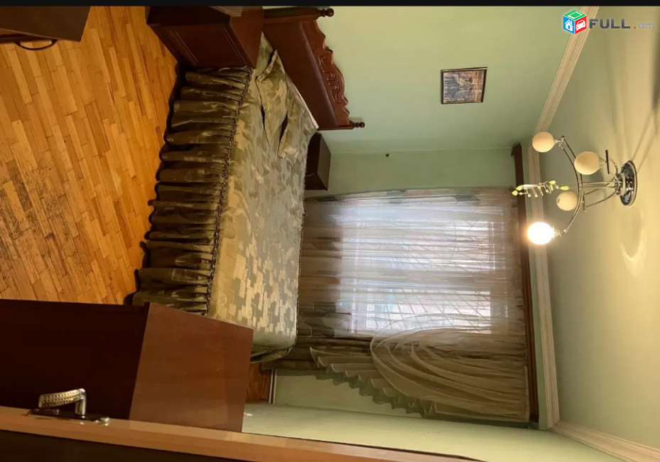 LA05228 Վարձով 3 սենյականոց բնակարան բնակարան Շիրակի փողոց 