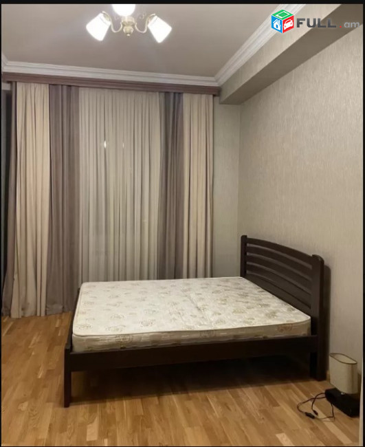 LA05257 Վարձով 3 սենյականոց բնակարան Պարույր Սևակի փողոց , նորակառույց