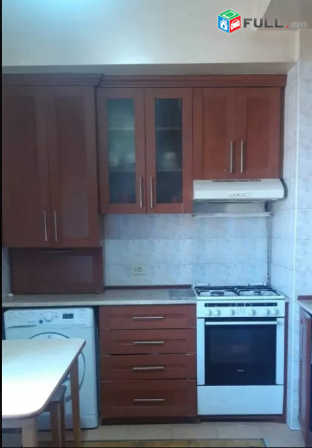 LA05252 Վարձով 3 սենյականոց բնակարան Հովսեփ Էմին , Սլավոնական համալսարանի մոտ