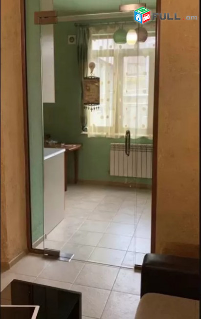 LA05289 Վարձով 2 սենյականոց բնակարան Չարենցի փողոցում