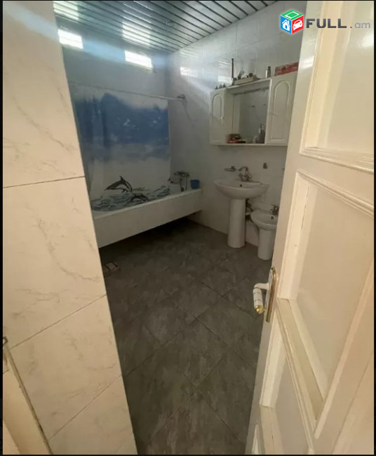 LA05293 Վարձով 5 սենյականոց առանձնատուն նաև գրասենյակ Թավրիզյան փողոցում