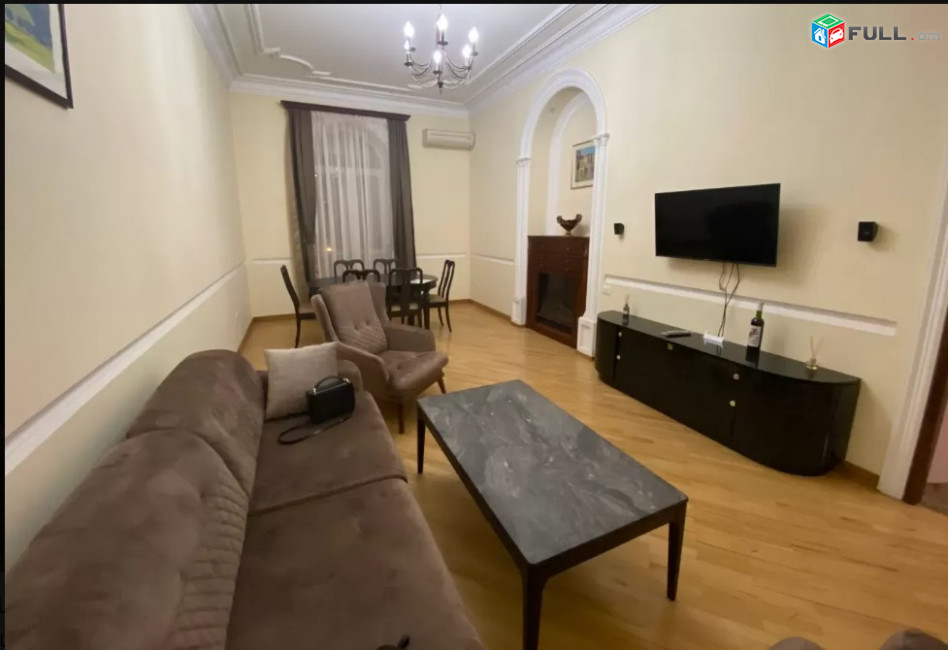 LA05299 Վարձով 3 սենյականոց բնակարան Մոսկովյան փողոցում 